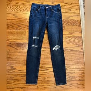 American Eagle Dream Jean size 4 Regular Distressed Jeggings in EUC